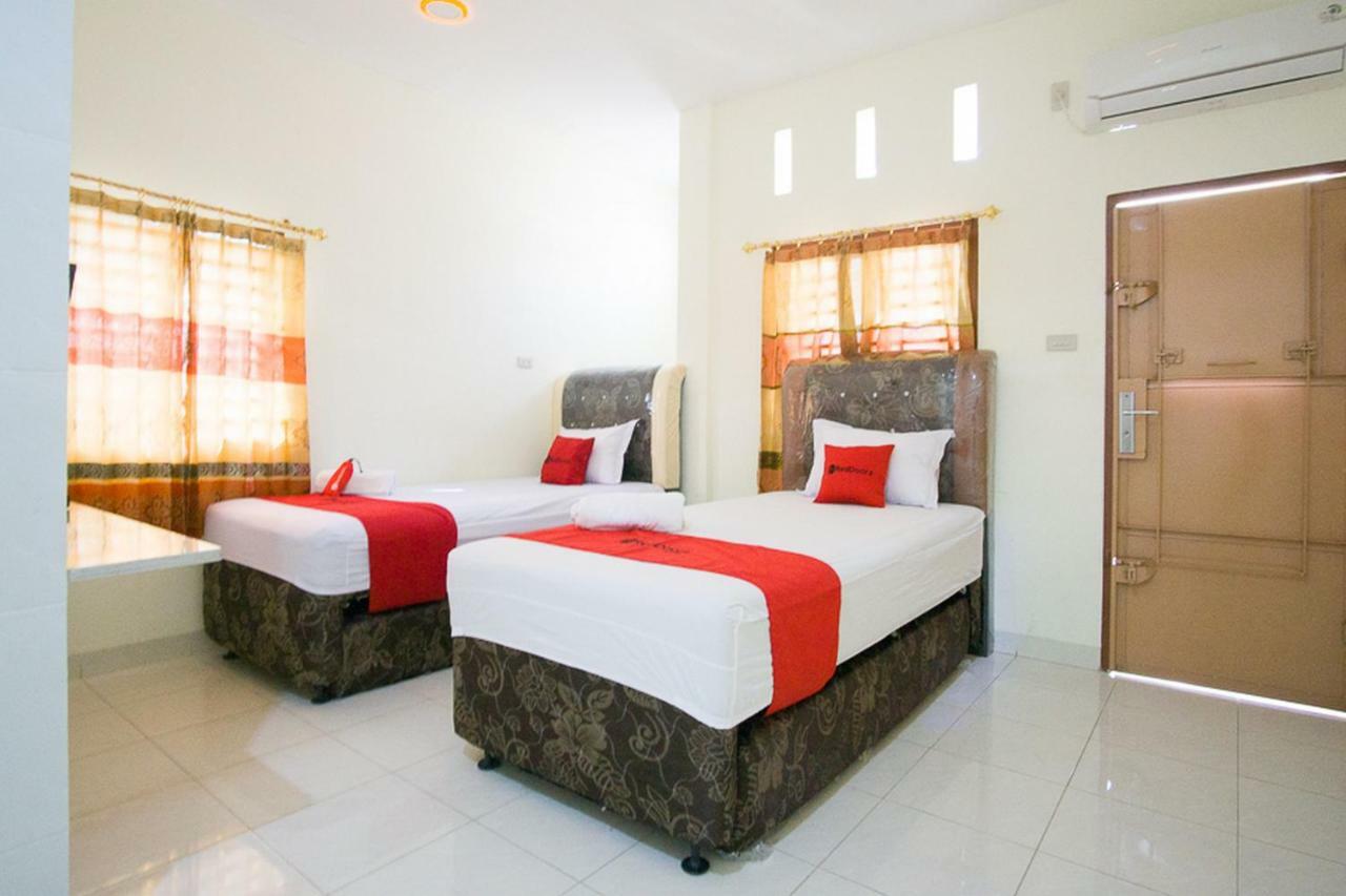 Hotel Reddoorz @ Pematangsiantar 2 Zewnętrze zdjęcie