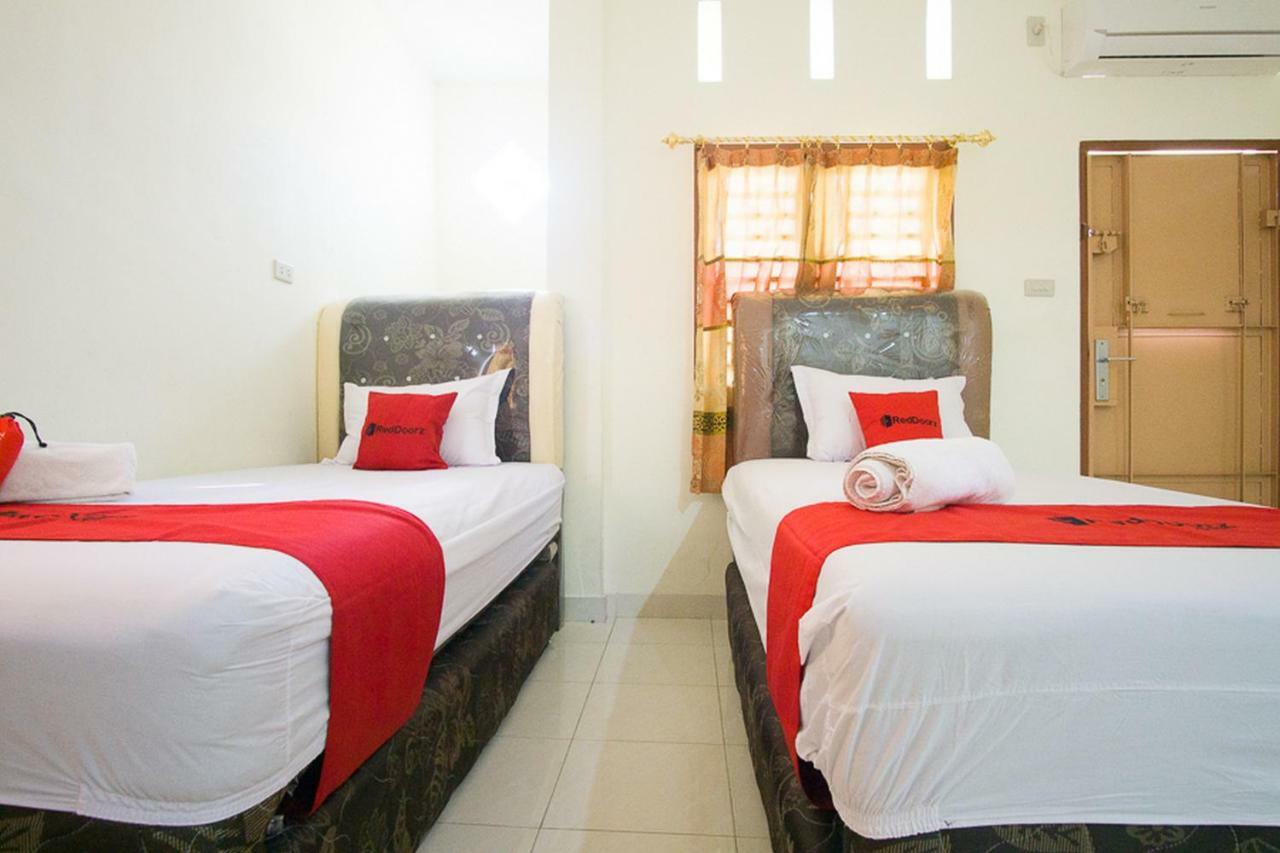 Hotel Reddoorz @ Pematangsiantar 2 Zewnętrze zdjęcie